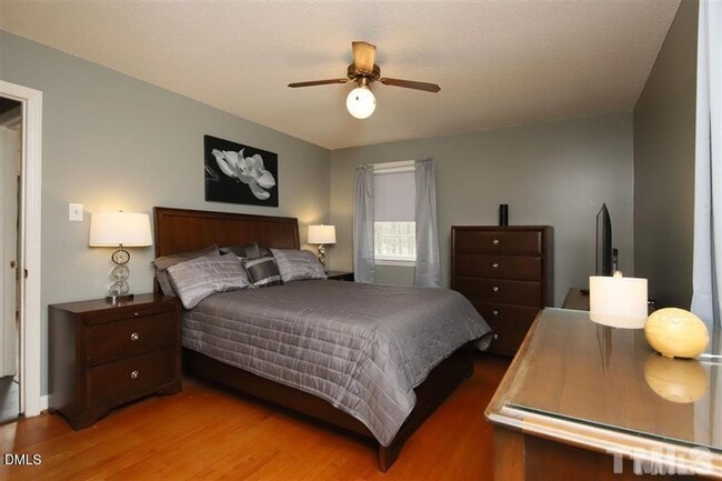 Building Photo - 4 Bedroom 3 Bath Home Available in August!