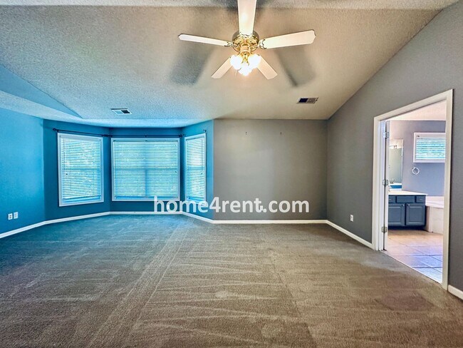 Building Photo - Elegant Cul-de-Sac Retreat with 5th Bedroo...