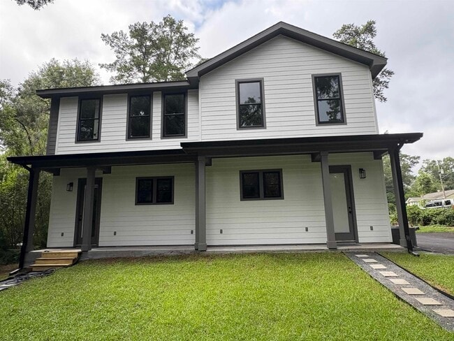 Building Photo - 226 E Bradford Rd
