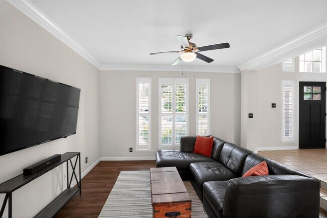 Building Photo - 8113 Willet Trail