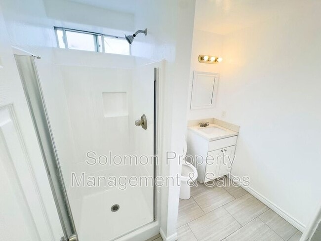 Building Photo - 3327 1/2 Polk Ave