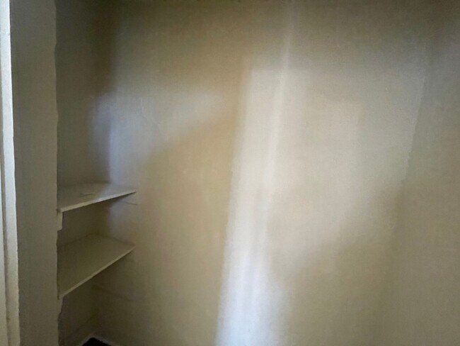 Building Photo - OM-1512 Cincinnati Street