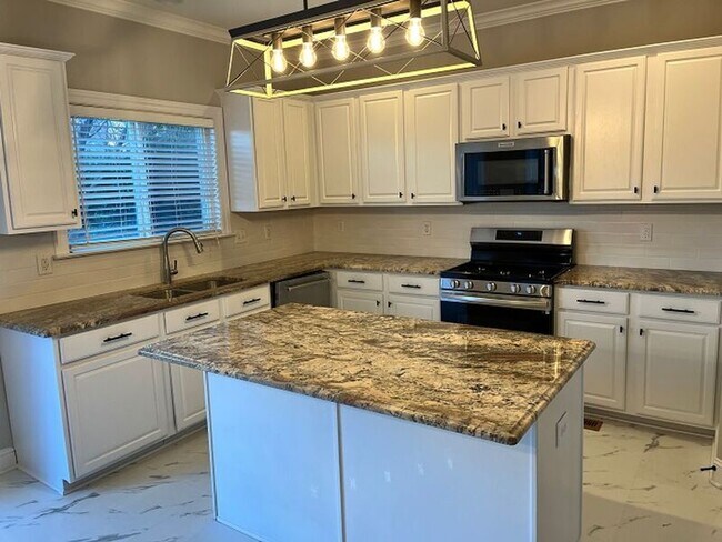 Building Photo - 9739 Valley Springs Dr