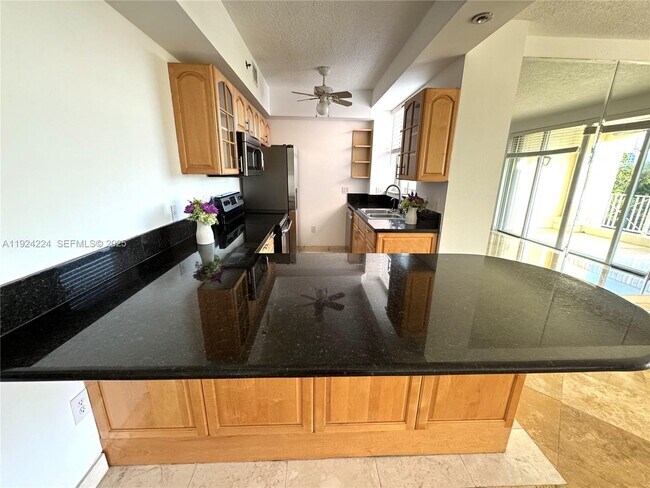 Building Photo - 1824 Brickell Ave