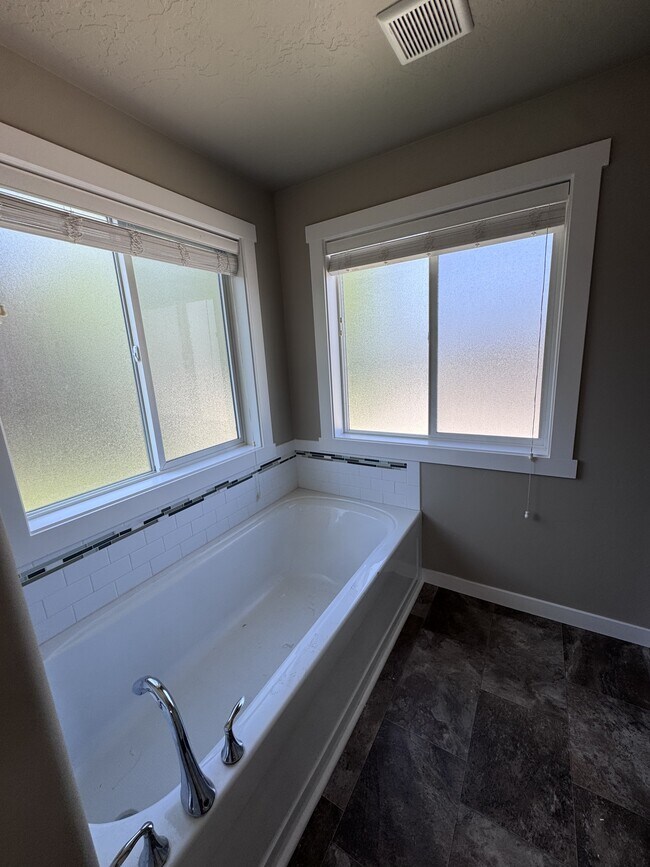 Building Photo - 9543 W Goldenpond Ct