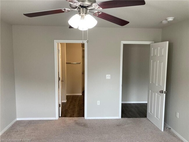 Building Photo - 8004 Dogwood Dr