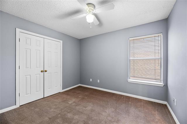 Building Photo - 2324 Dyers Oak Dr