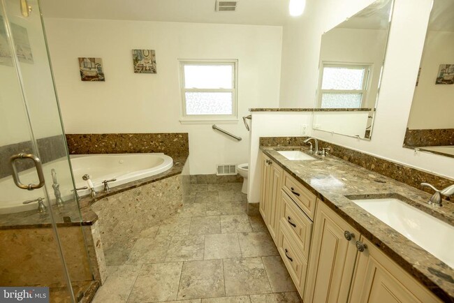 Building Photo - 6017 Walhaven Dr