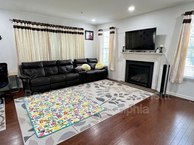 Building Photo - 151 Fairfield Cir N