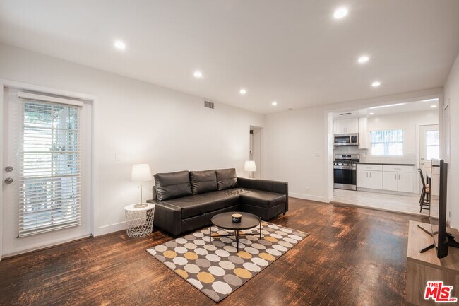 Building Photo - 1024 Maple St