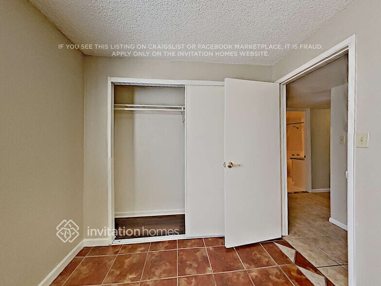 Building Photo - 13232 N 39th St