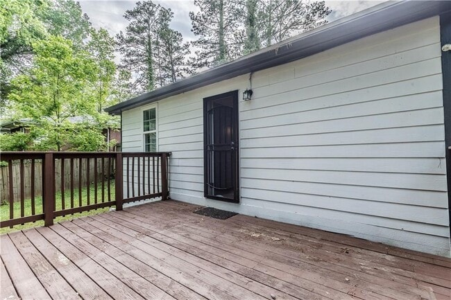 Building Photo - 2174 Beecher Rd SW