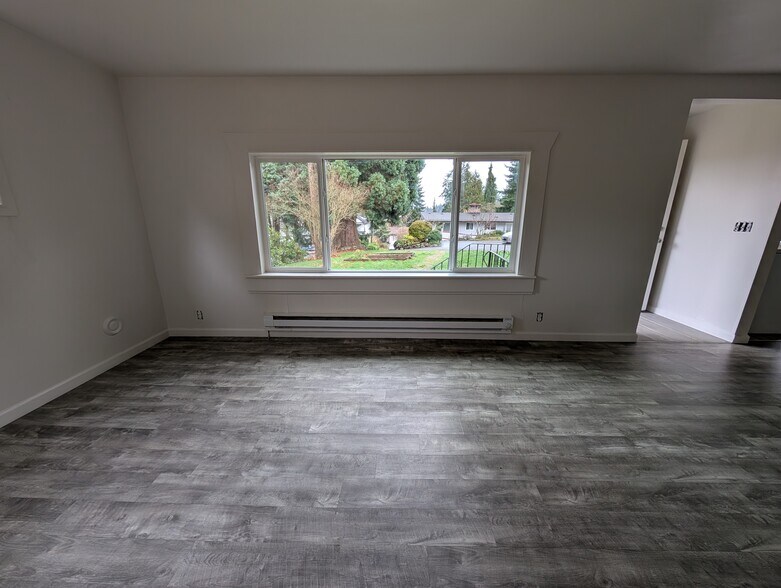 Building Photo - 10331 Wallingford Ave N