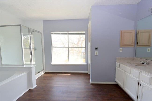 Building Photo - 4009 Spring Branch Dr W