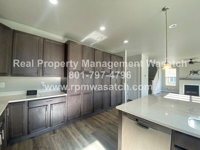 Building Photo - 14882 S Lower Bnd Dr
