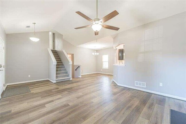 Building Photo - 2716 Lake Park Ridge W
