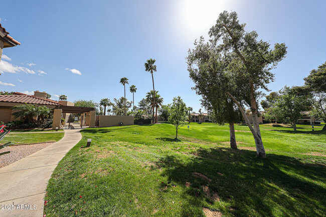 Building Photo - 9445 N 94th Pl