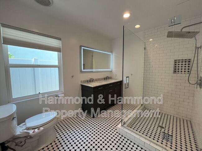 Building Photo - 5710 Jumilla Ave