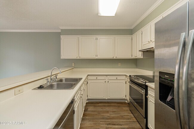 Building Photo - 3500 E Simcoe St