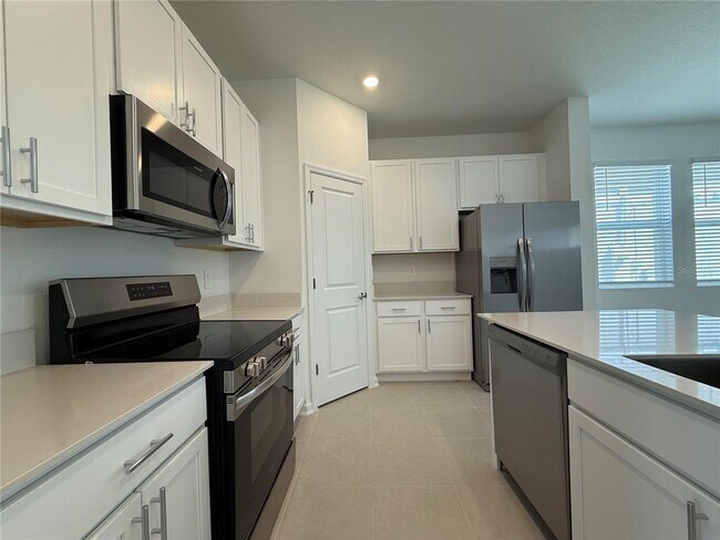 Building Photo - 734 Honeyrock St