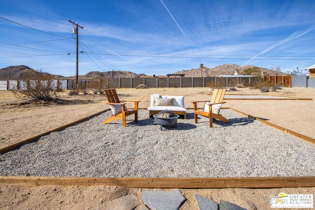 Building Photo - 4742 Ave La Flora Desierta