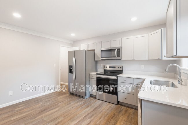 Building Photo - 6900 Seaver Dr NW