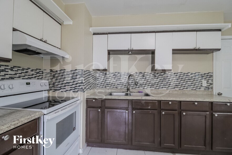 Building Photo - 7664 Jester Ct