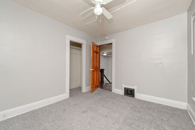 Building Photo - 1314 Oak St