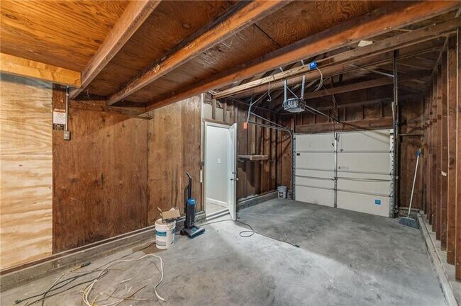 Building Photo - 2300 E 55th St