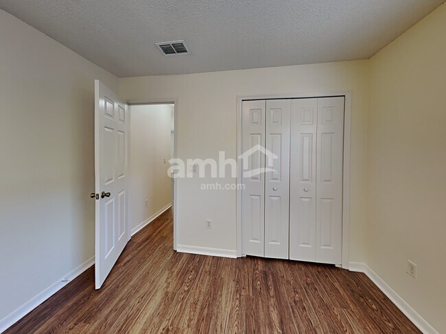 Building Photo - 4416 Brookdale Court