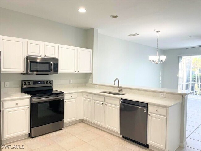 Building Photo - 839 Hampton Cir