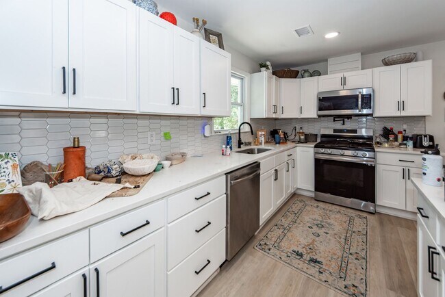 Building Photo - 4 Bedroom, 3 Bathroom Home in Magnolia Ranch - West Ashley