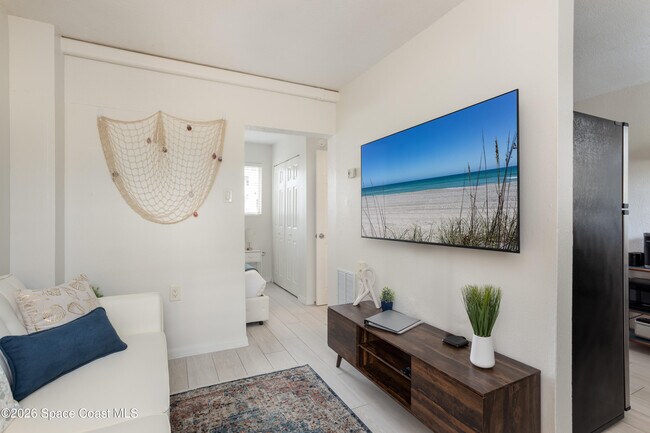 Building Photo - 211 Circle Dr