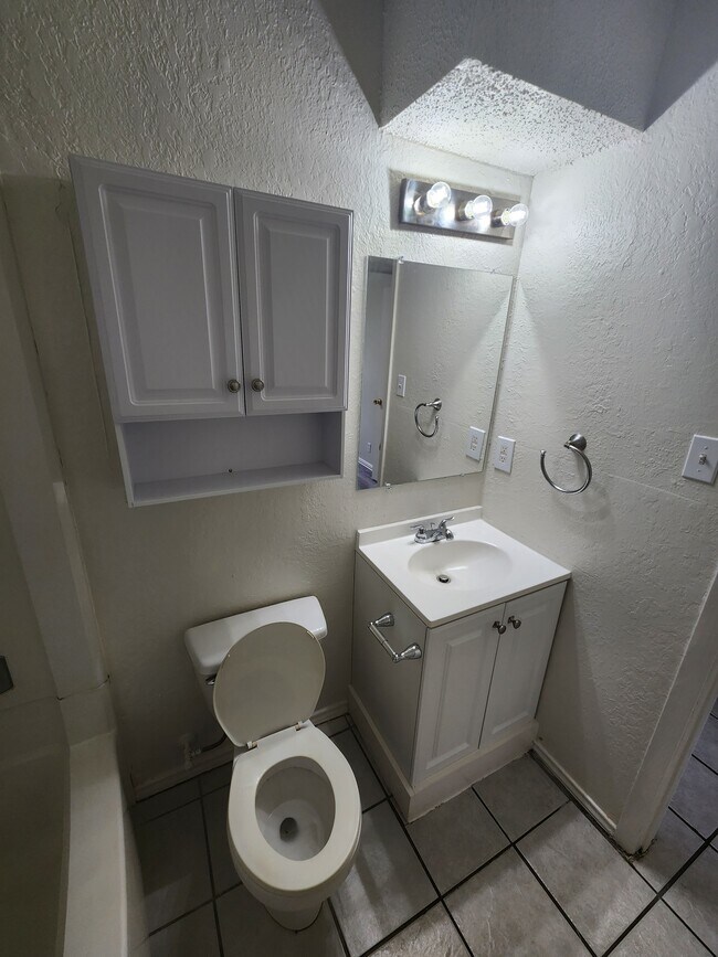 Building Photo - 3804 Rocky Hollow Trl