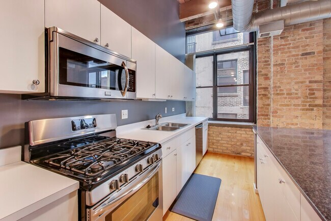 Building Photo - 375 W Erie St