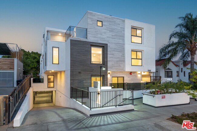 Building Photo - 846 N Alta Vista Blvd