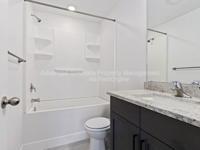 Building Photo - 142 Amboise Ct