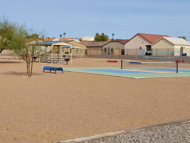 Building Photo - Beautiful 3/2 bath home located in Chaparral Terrace gated community.