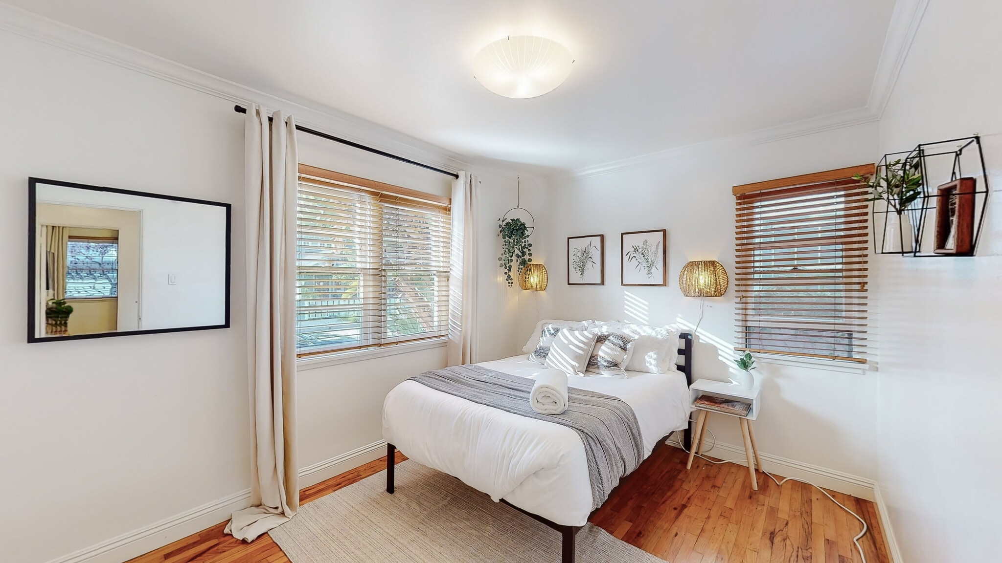 Bedroom 1 - 904 Victoria Ave