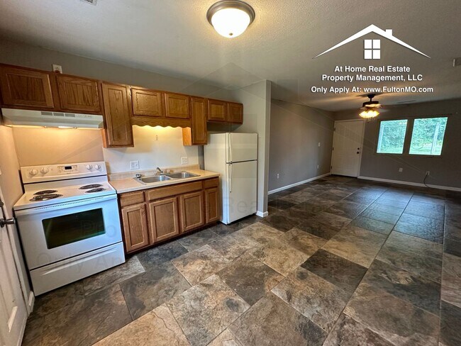 Building Photo - 107 Spruce Dr