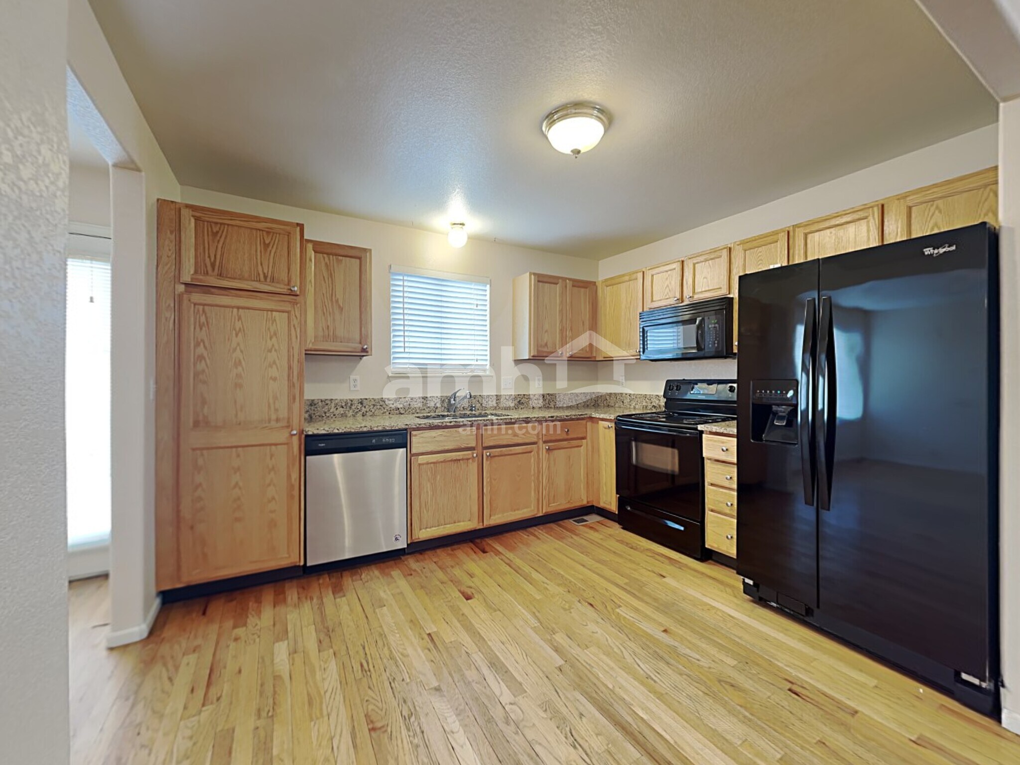 Building Photo - 582 W 91st Dr