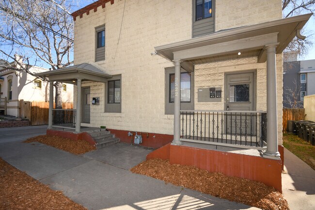 Front of Building - 2522 Decatur St