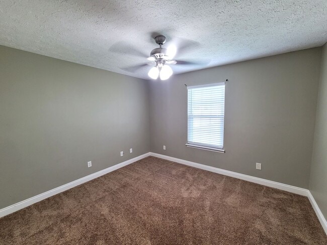 Building Photo - Cherokee Heights - 3 BR|2 BA w/ 2 Car Garage!