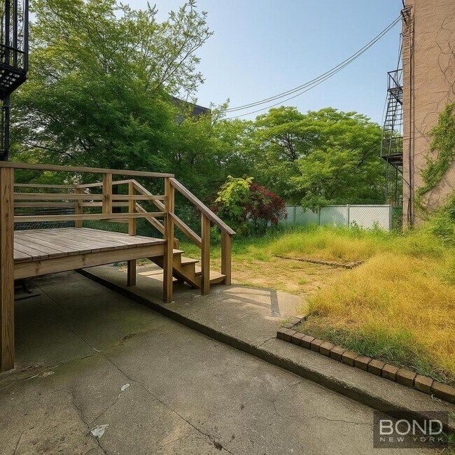 Building Photo - 2 bedroom in RIDGEWOOD NY 11385