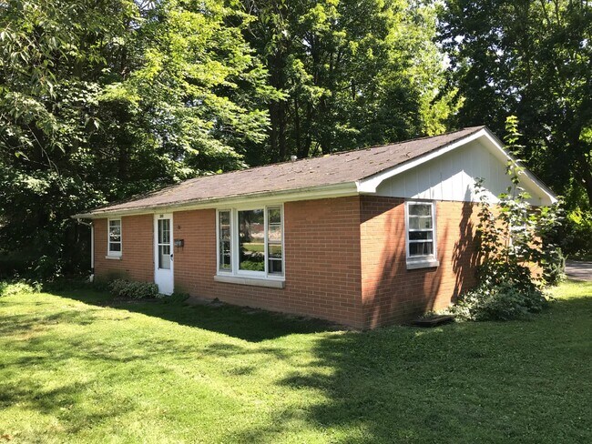 Building Photo - 200 Darrow Rd