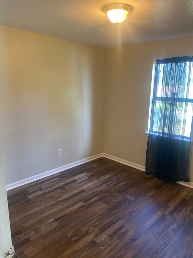 Building Photo - 2501 Tara Heights Cir