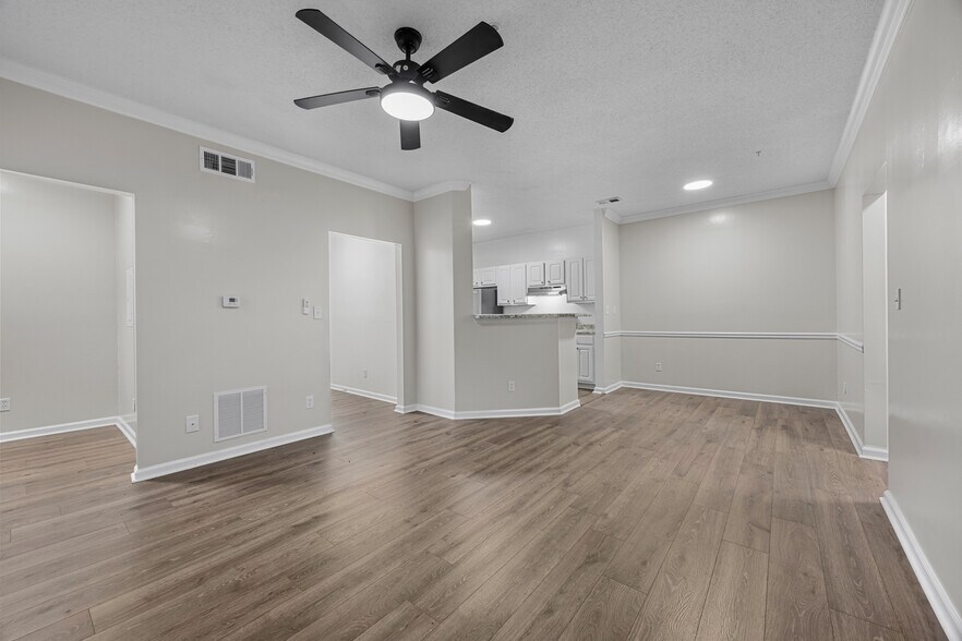 Building Photo - 4104 Walden Park Dr