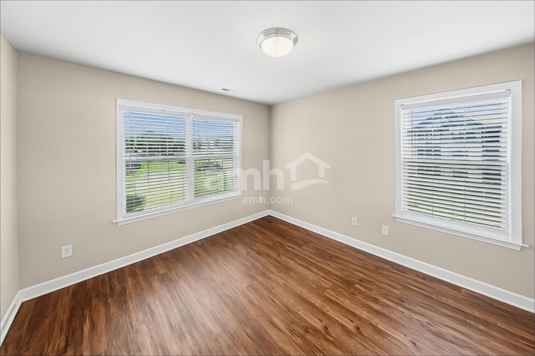 Building Photo - 5000 Idaho Dr