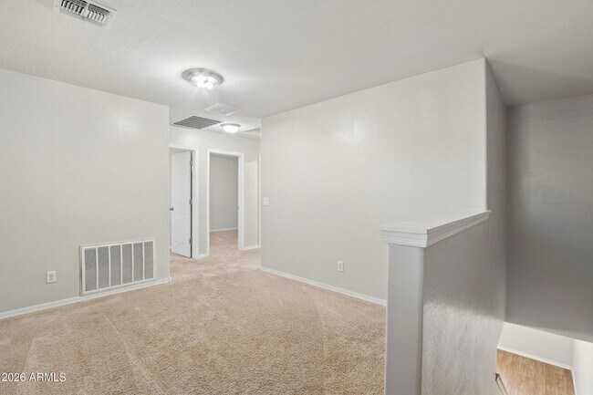 Building Photo - 1748 N Logan Ln