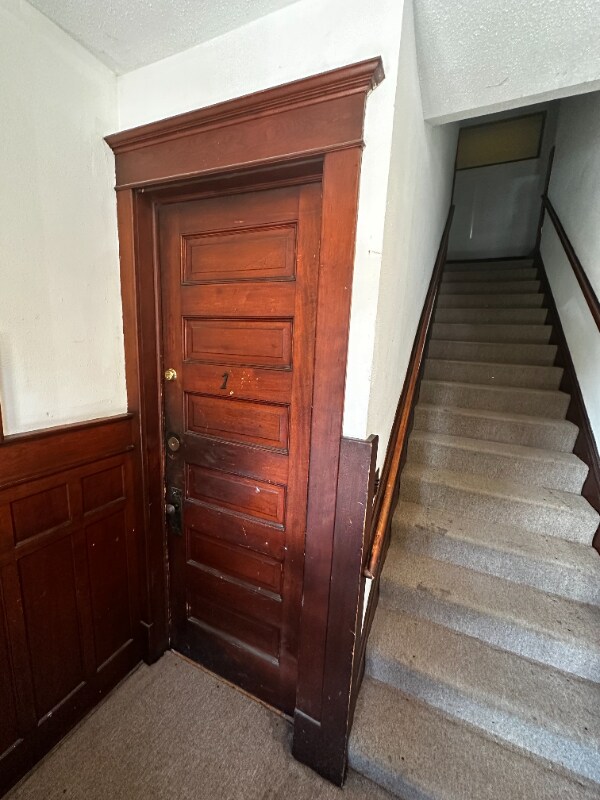 Building Photo - 822 W 35th St